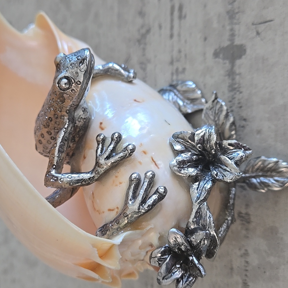 Pewter Melo Frog Shell Decor - Picture 3 of 6